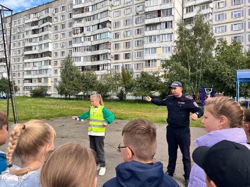 Бийские школьники приняли участие в квест-игре «Безопасность на дороге»