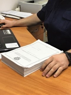 Главный врач частной медицинской клиники в городе Бийске и его подчиненный обвиняются в мошенничестве со страховыми выплатами
